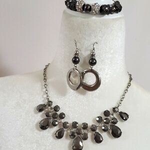 Elegant Black and Silver 3 Piece Jewelry Set